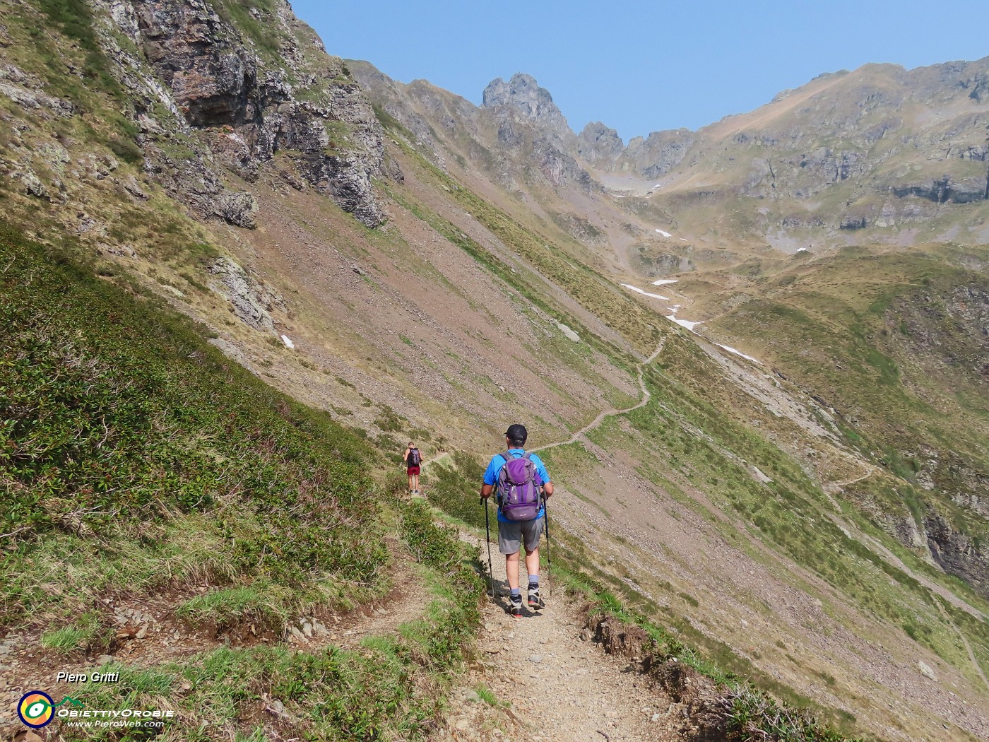 30 Sul sent. 109 per i Laghi di Ponteranica.JPG